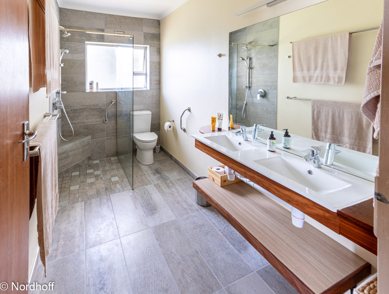 Bathroom for main bedroom